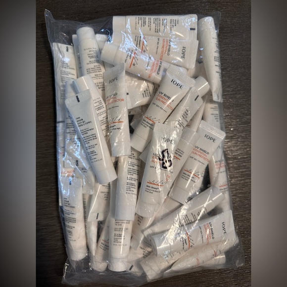 IOPE UV Shield Essential Sun Protector XP SPF 50+ PA++++ 50ml (10ml x 5ea) - Picture 4 of 4